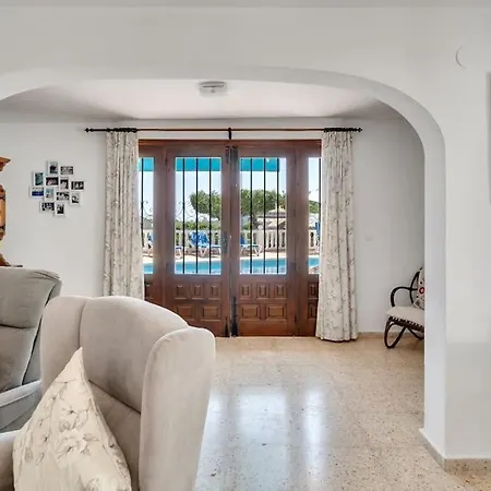 Bouganvillea By Aldertons Villa