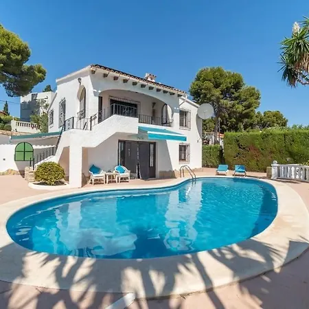 Bouganvillea By Aldertons Villa *