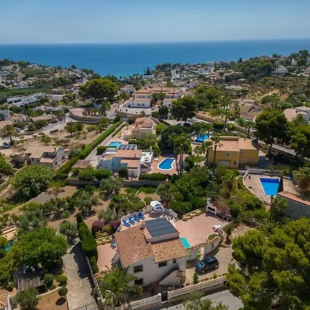 Villa Bouganvillea By Aldertons *